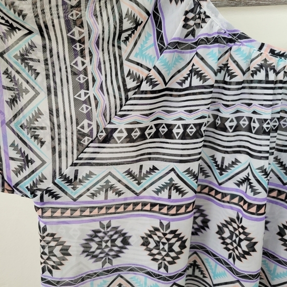 ⭐️40% Off⭐️ Miken Swim Aztec Print Swimsuit Coverup - Picture 5 of 6